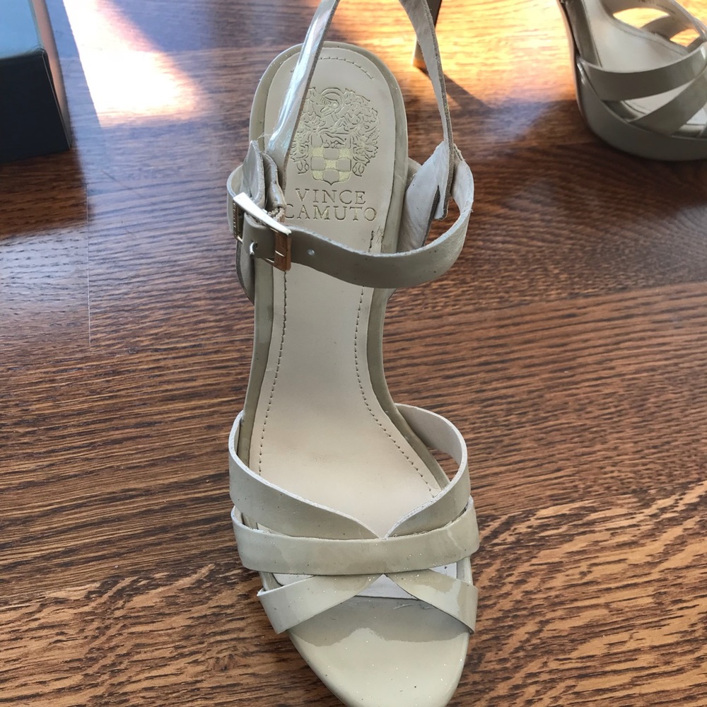 Vince Camuto Tan heel